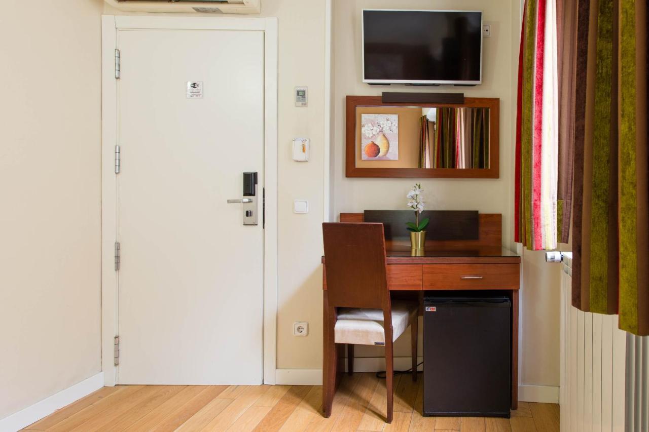 Hostal Sol Square Madrid Exterior foto